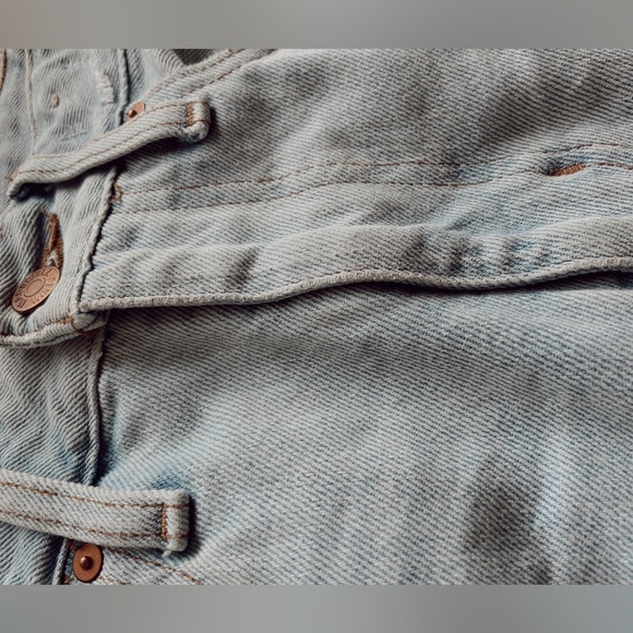 Madewell High-Waisted Curvy Mom Jeans - Picture 6 of 9